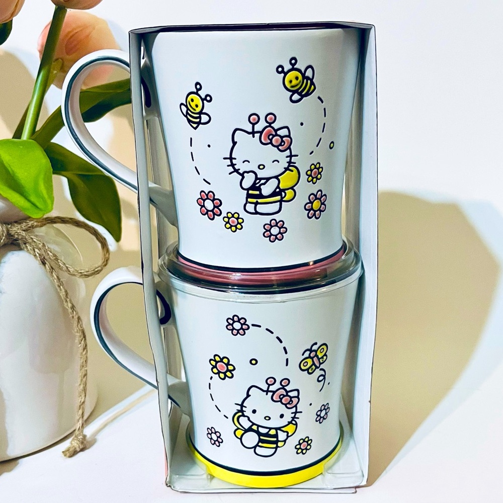 Hello Kitty Bee 🐝 Happy Mug Set